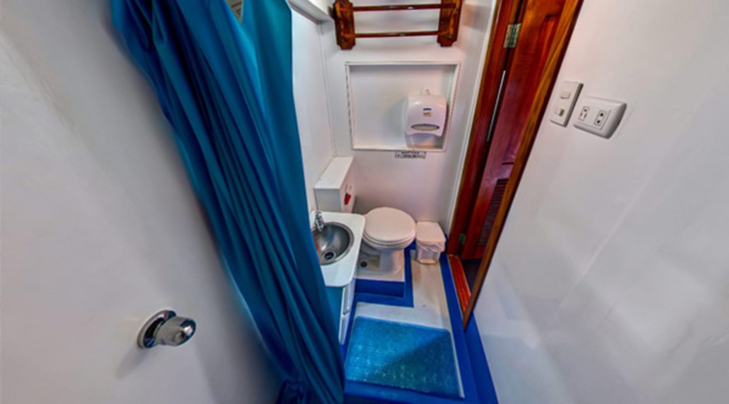 darwin yacht bathroom of galapagos islands