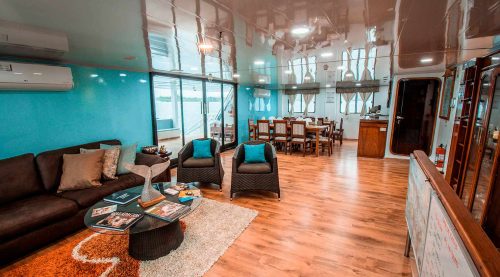 lounge anahi catamaran yacht of galapagos islands