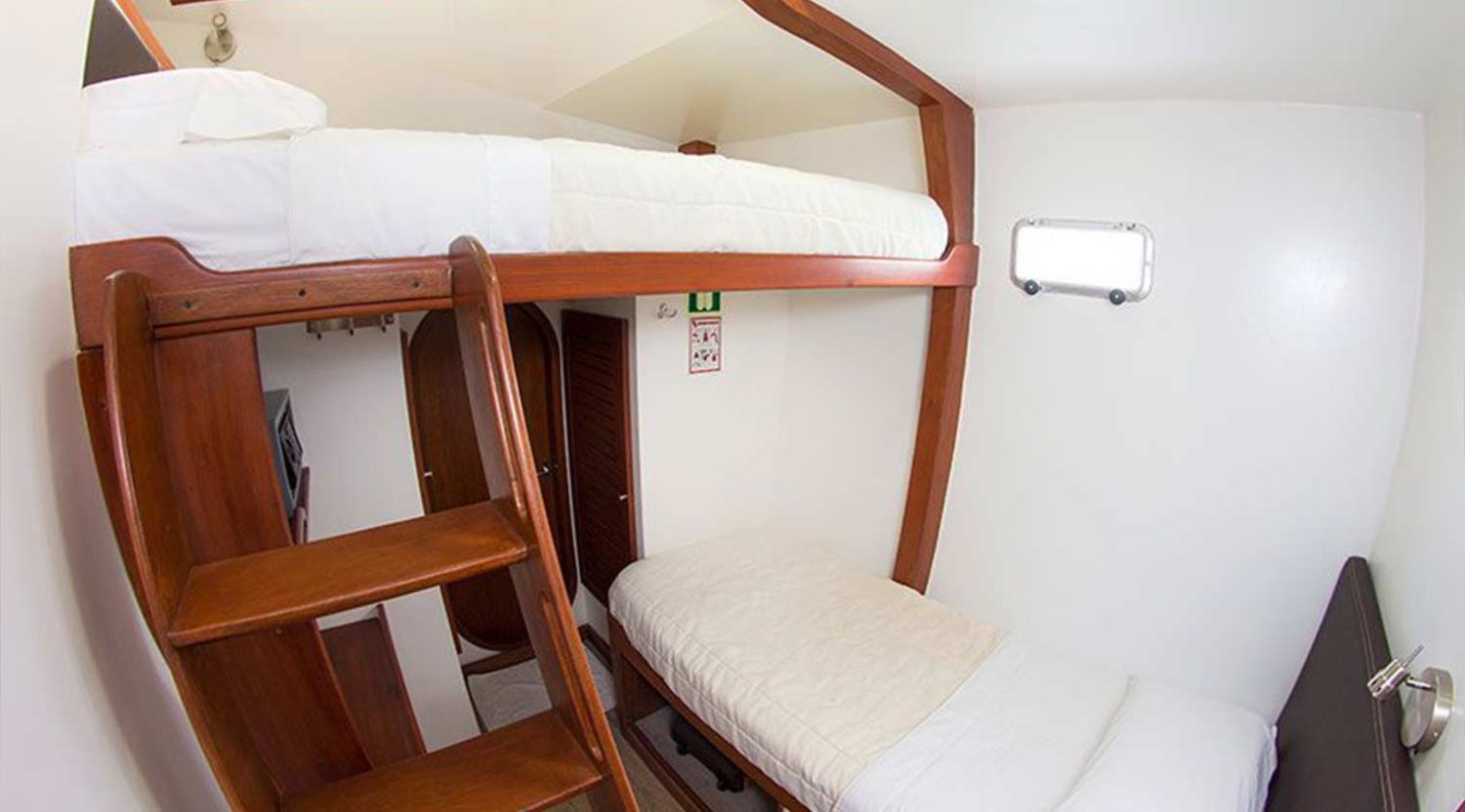 double bed cabin of nemo 2 yacht of galapagos islands
