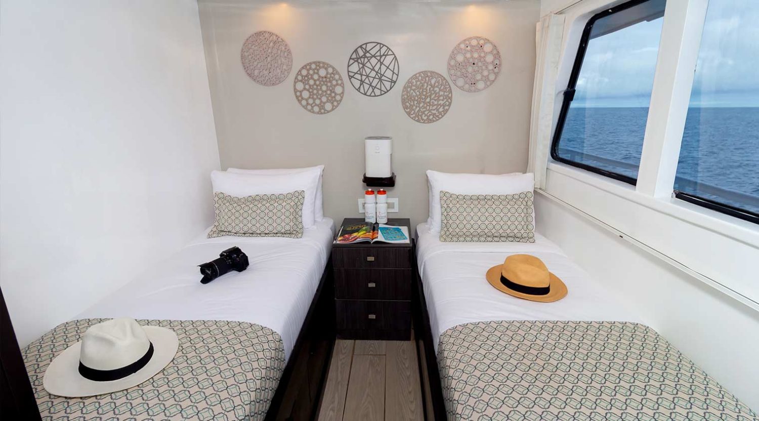 double bed bedroom of monserrat yacht of galapagos islands