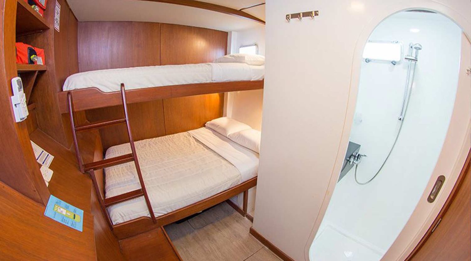 double bed queen size cabin of nemo 2 yacht of galapagos islands