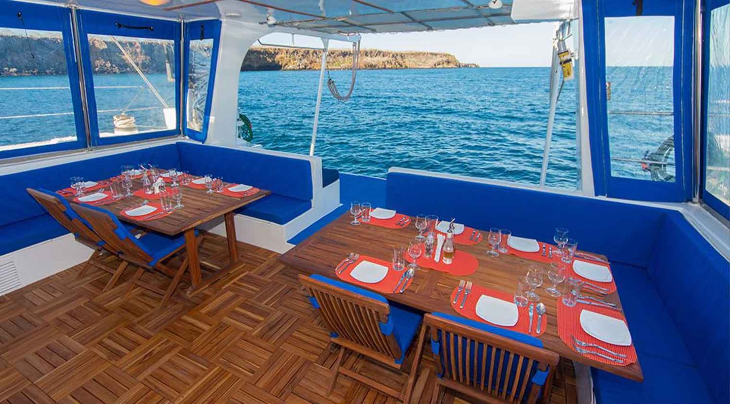 dining room of nemo 2 yacht of galapagos islands