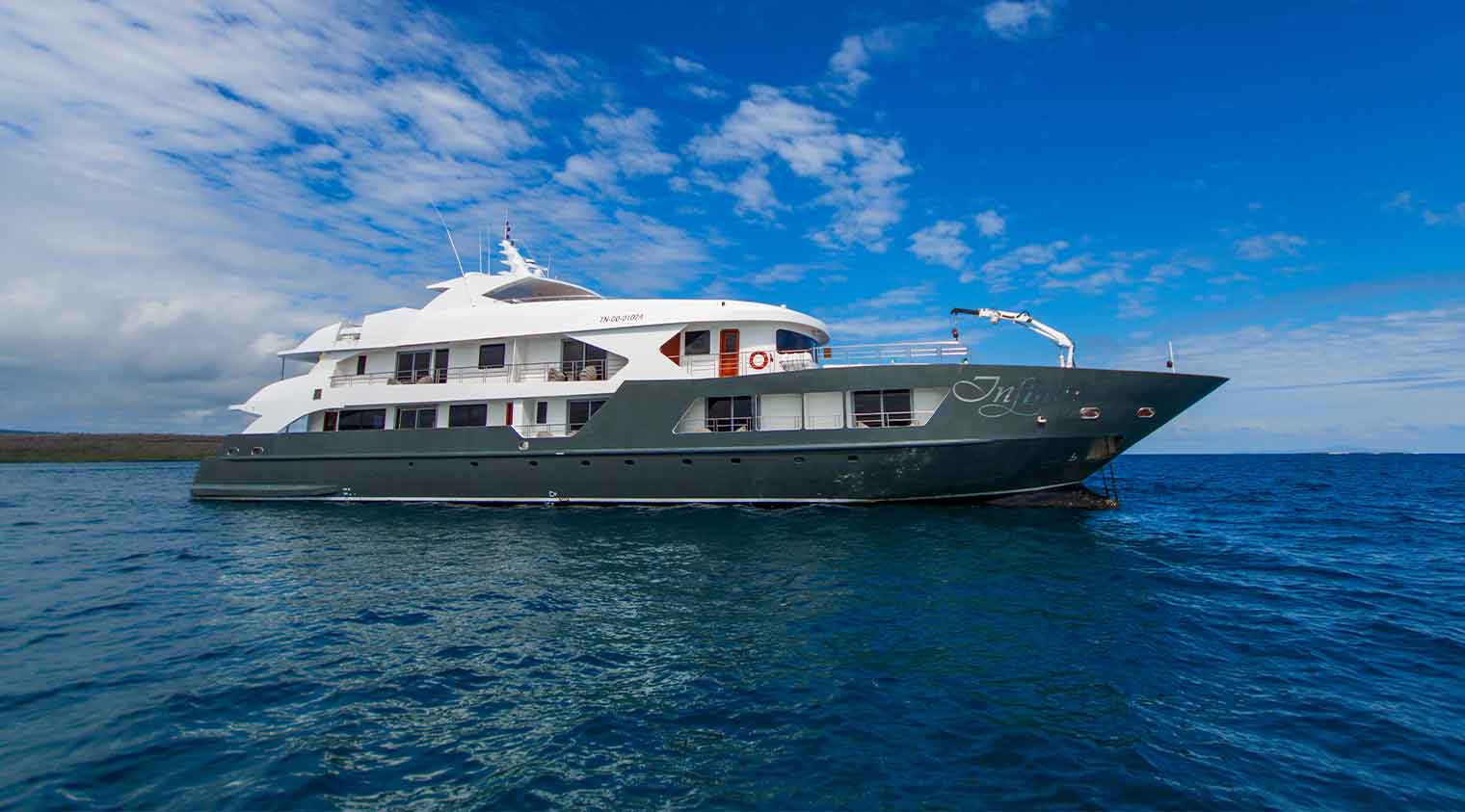 infinity yacht of galapagos islands tours