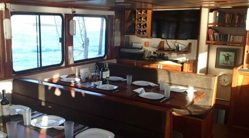 dining room of samba yacht of galapagos islands