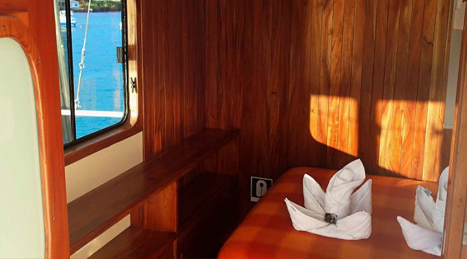 bedroom of samba yacht of galapagos islands