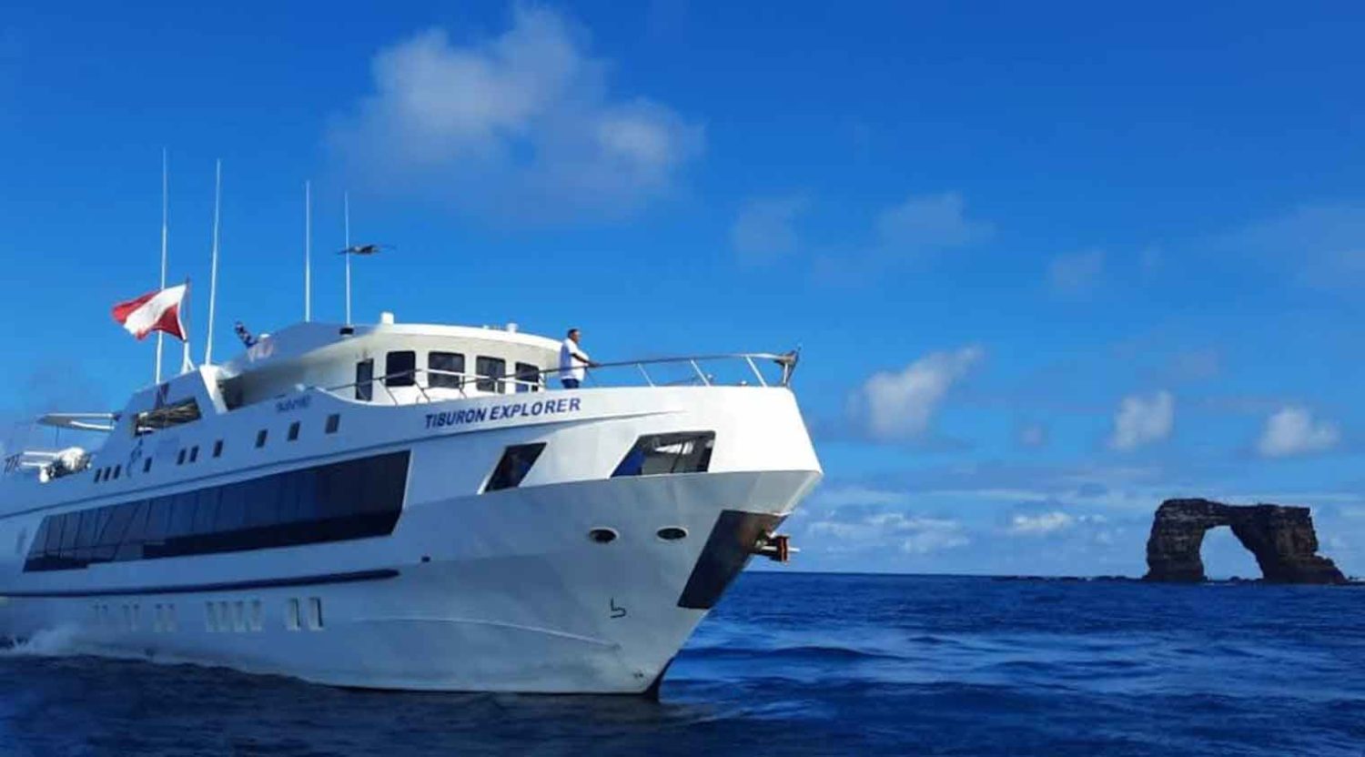 tiburon explorer yacht of galapagos islands