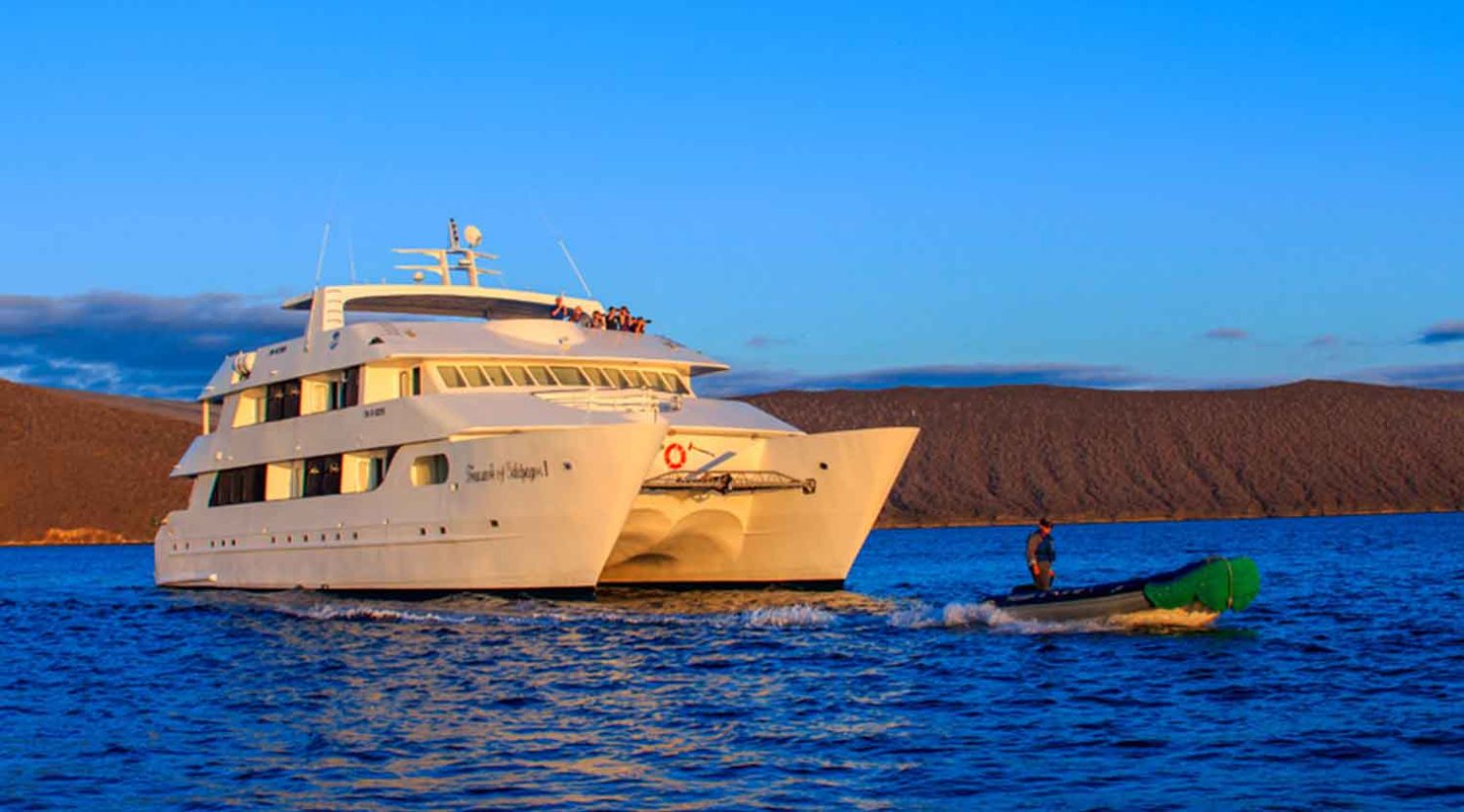front photo of treasure of galapagos yacht of galapagos islands tours